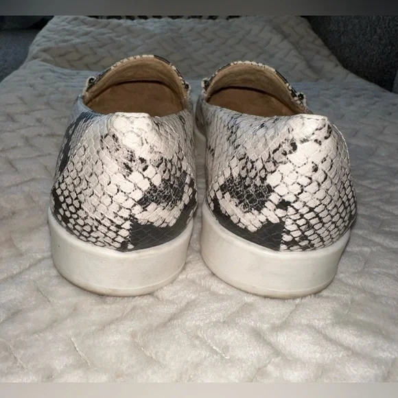 NATURALIZER Ranger Loafer in Alabaster Snake Size: 6 - Picture 8 of 11